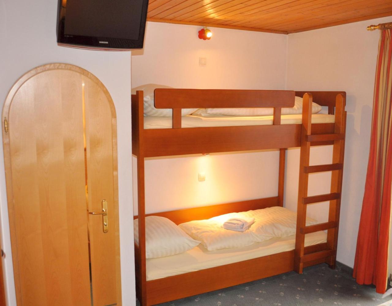Das Christine Appartement Brixen im Thale Esterno foto