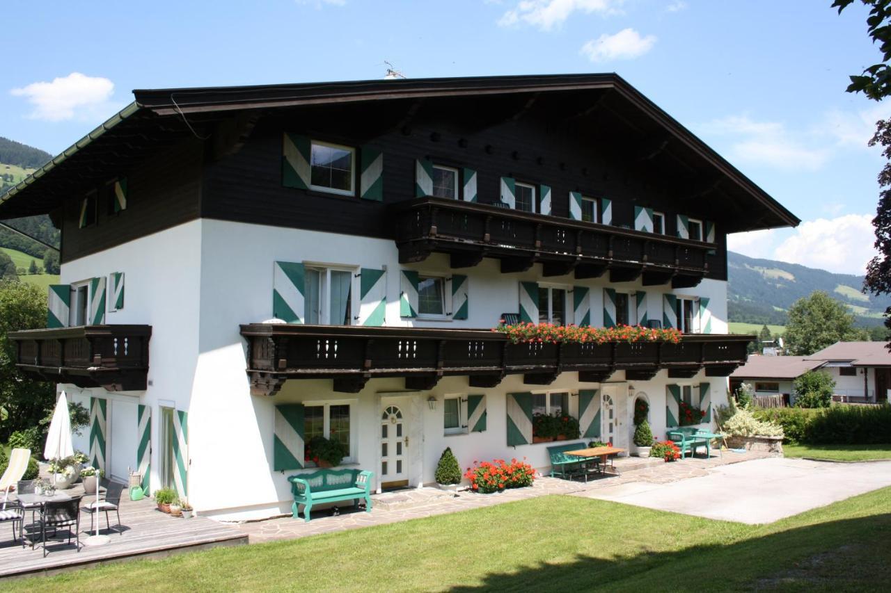 Das Christine Appartement Brixen im Thale Esterno foto