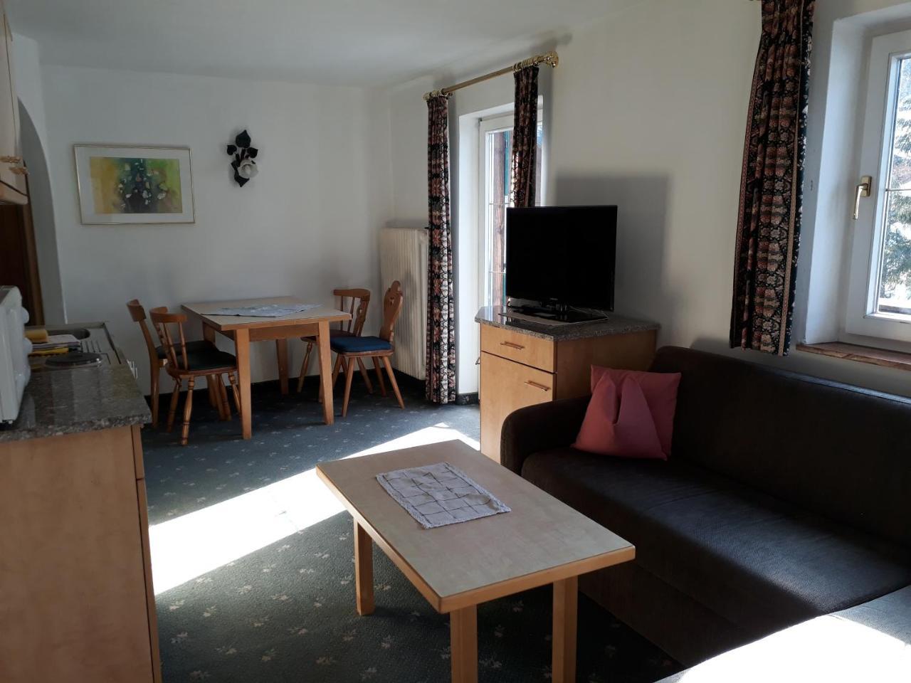 Das Christine Appartement Brixen im Thale Esterno foto